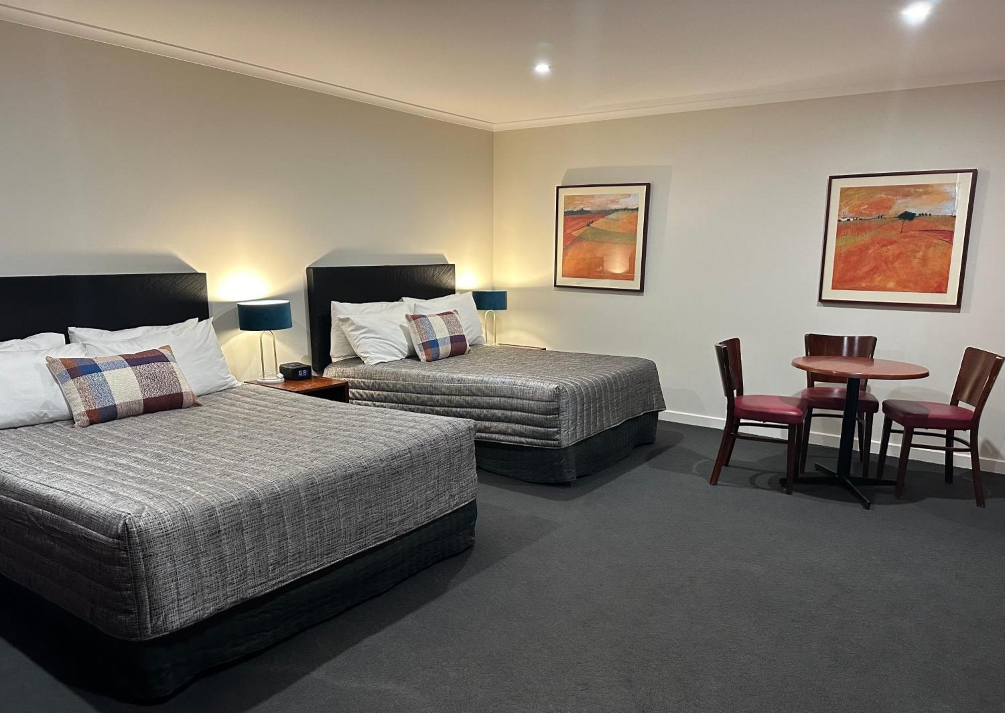 Westland Hotel Motel Уайалла Экстерьер фото